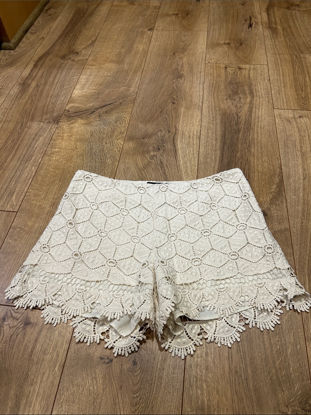 Dolce Vita lace shorts